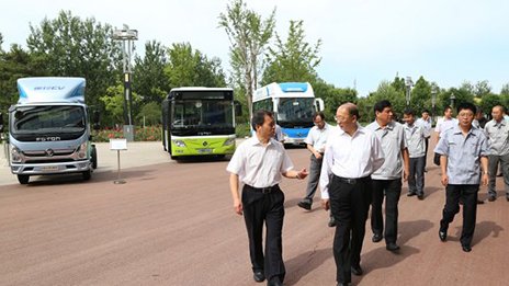 中國汽車工程學會理事長李駿院士一行到北汽集團調研