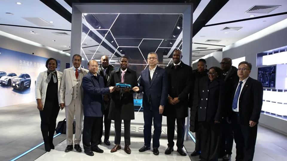 厲害了！2025年首位訪華的外國(guó)領(lǐng)導(dǎo)人抵京首站參訪北汽新能源